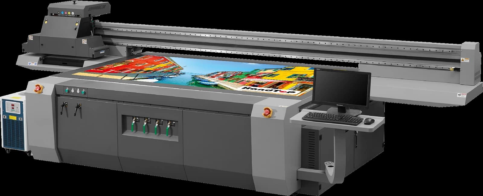 HandTop HTH2512UV com o carro de impressão baixo sobre a mesa, o chiller ao lado e o monitor à direita
